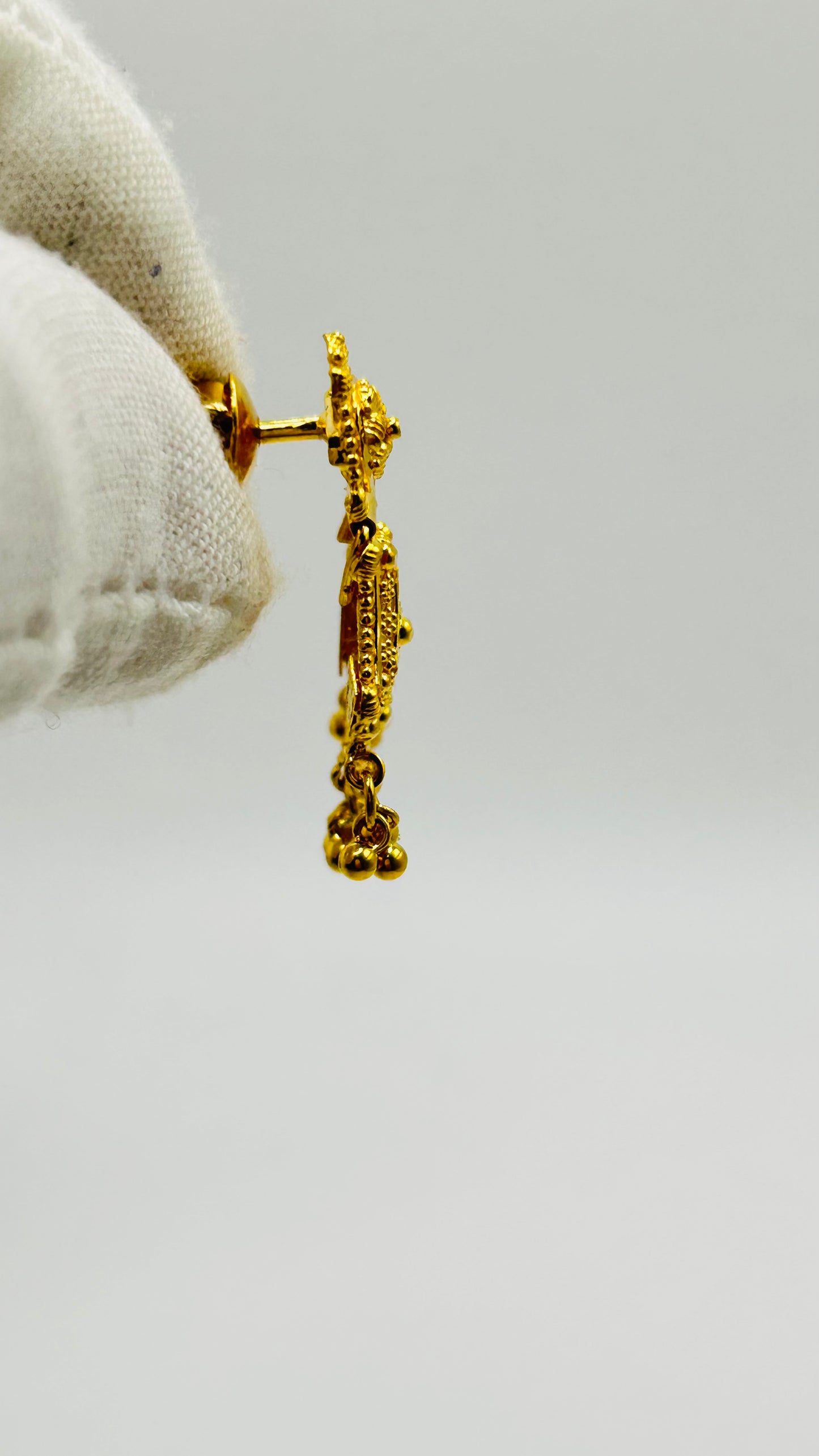 22ct Gold Earrings – 7.6g (Hallmarked)