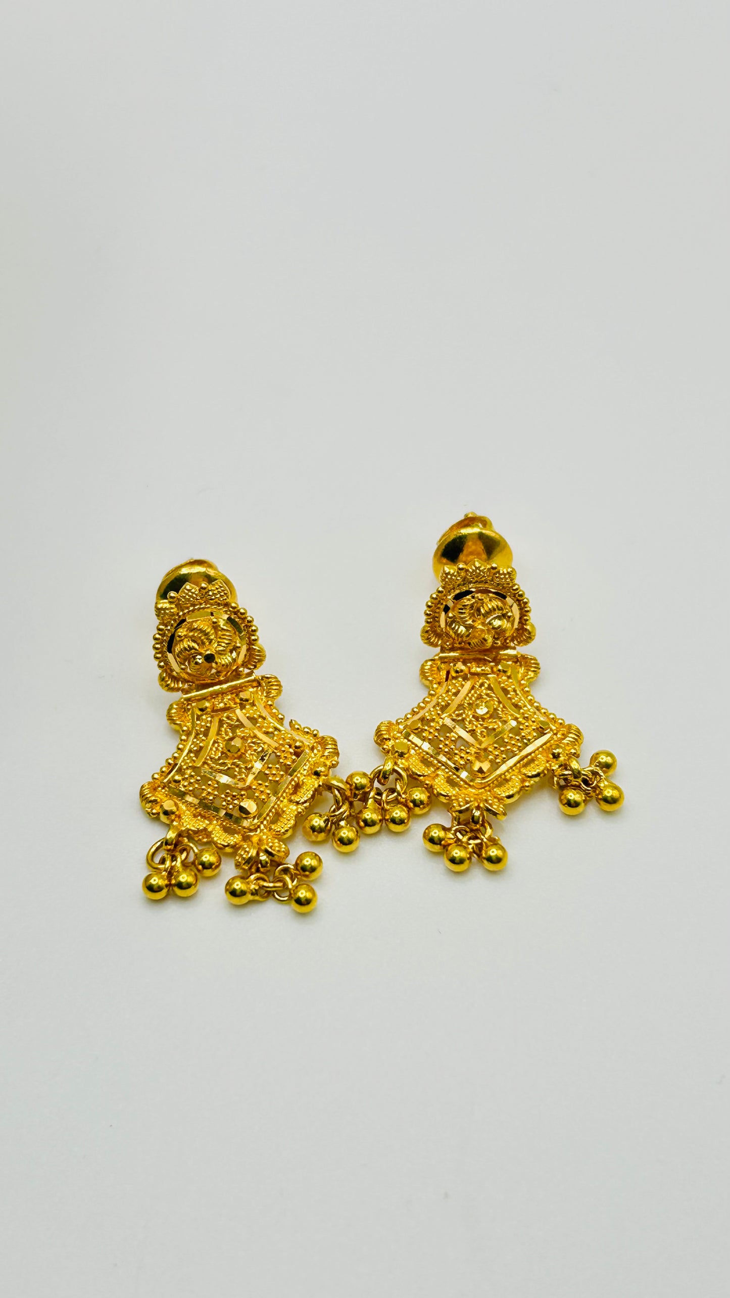 22ct Gold Earrings – 7.6g (Hallmarked)