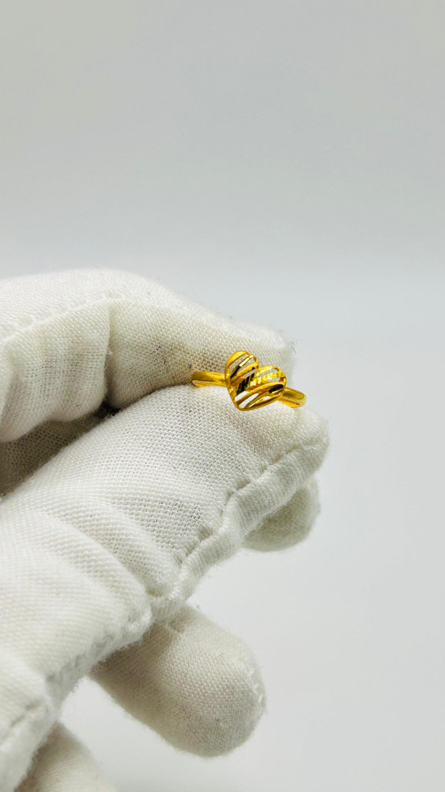 22ct Gold Baby Ring – 1.1g (Hallmarked)