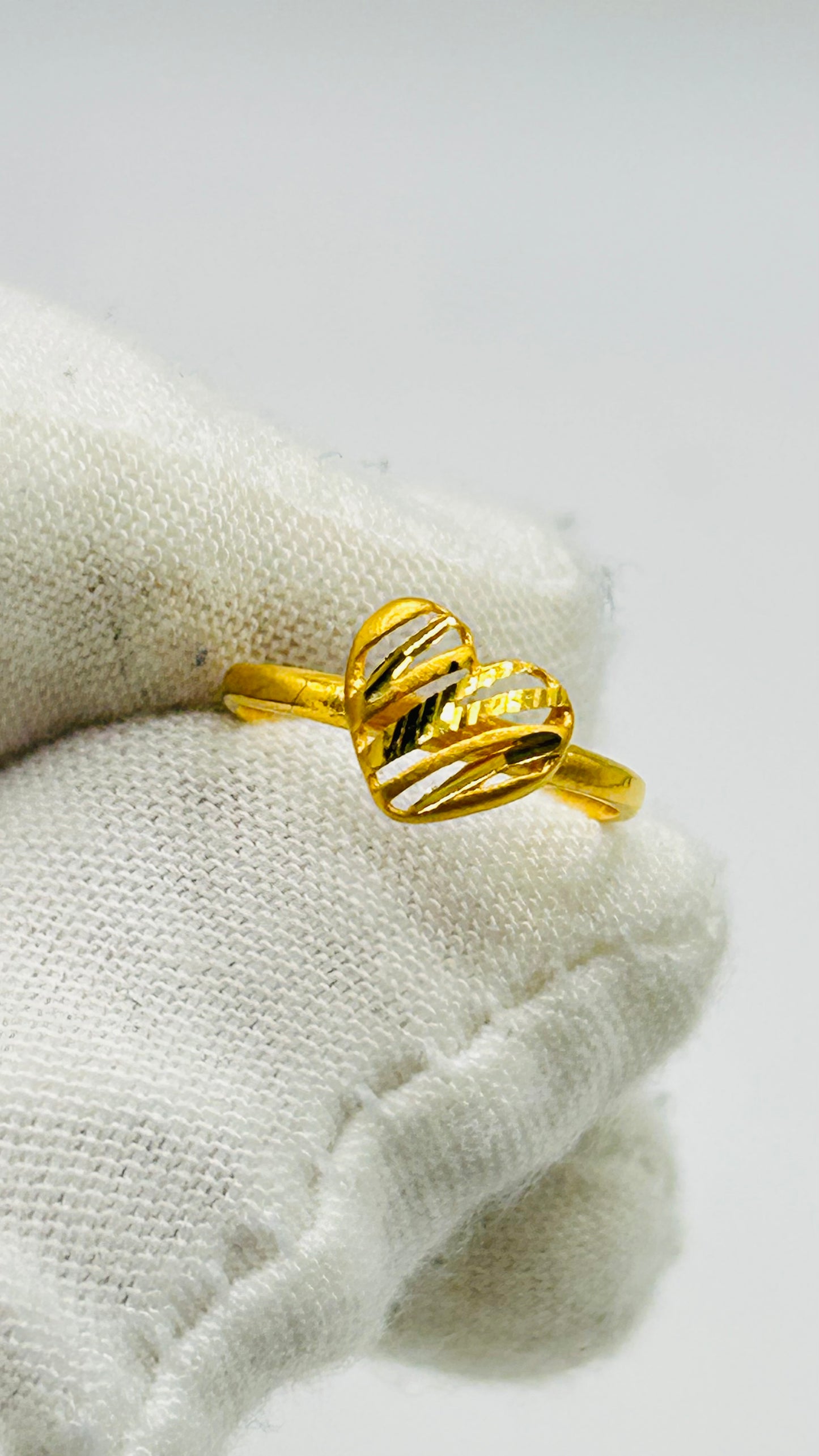 22ct Gold Baby Ring – 1.1g (Hallmarked)