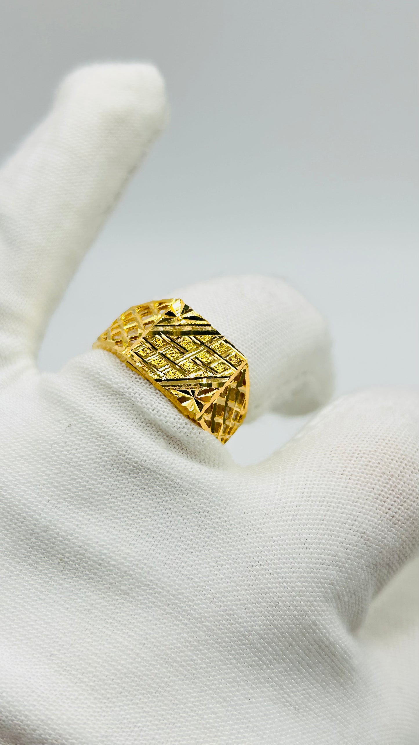 22ct Gold Men’s Ring – 3.5g – Size S (Hallmarked)