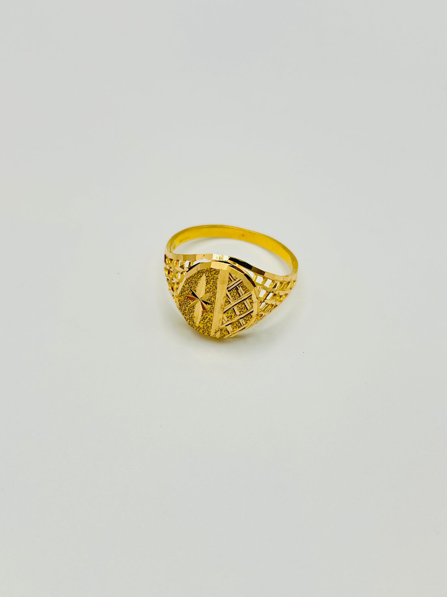 22ct Gold Men’s Ring – 4.0g – Size U (Hallmarked)