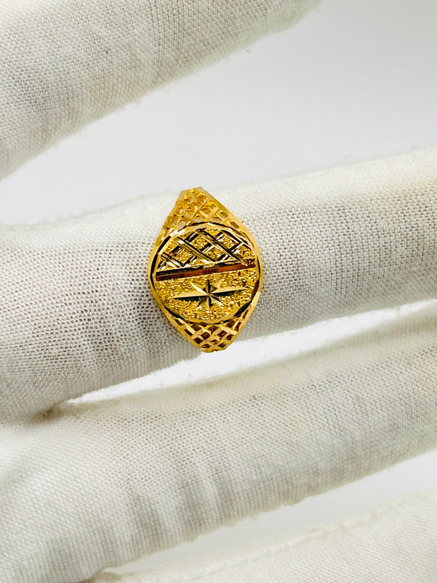 22ct Gold Men’s Ring – 4.0g – Size U (Hallmarked)