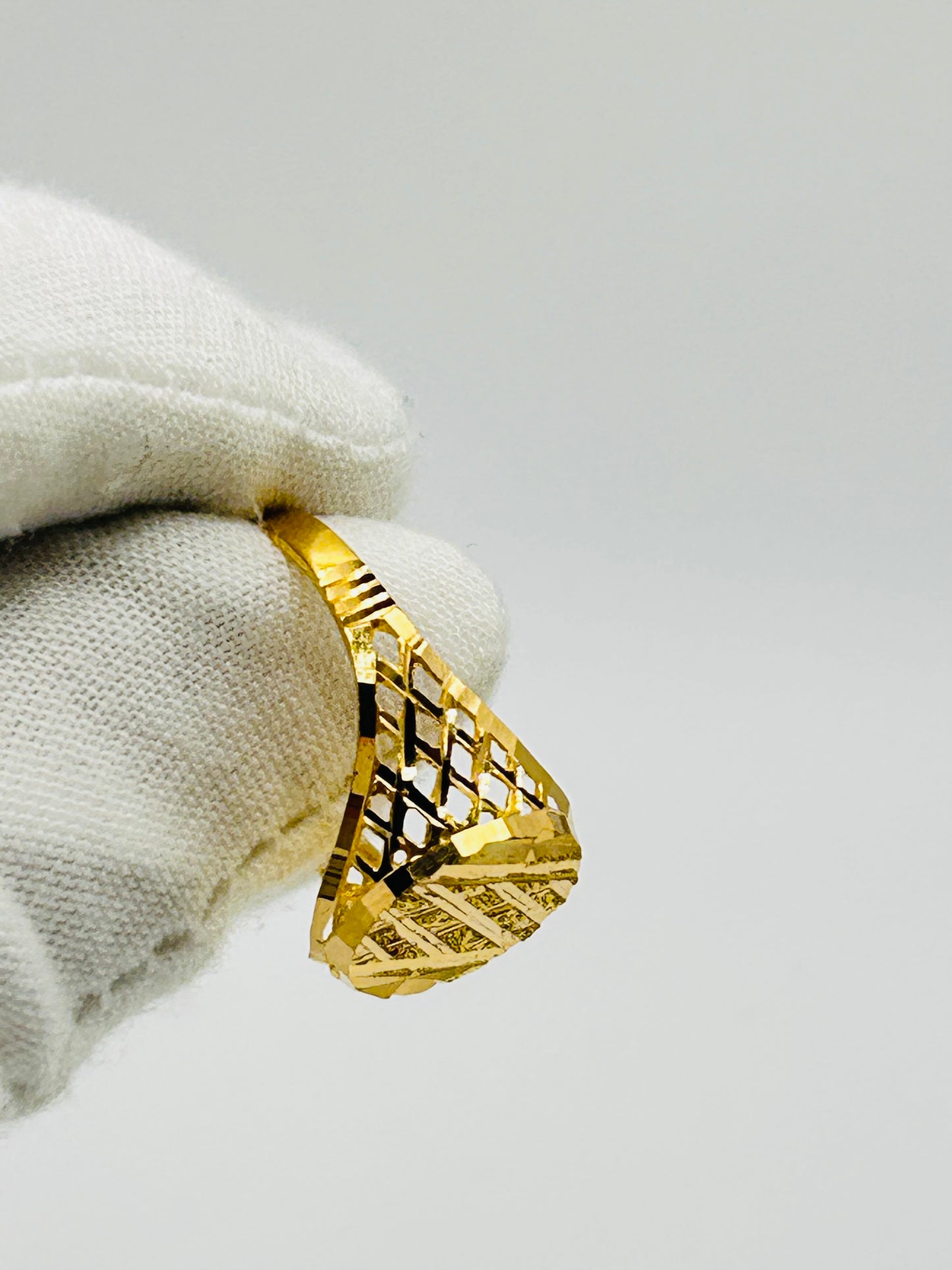 22ct Gold Men’s Ring – 4.1g – Size T½ (Hallmarked)