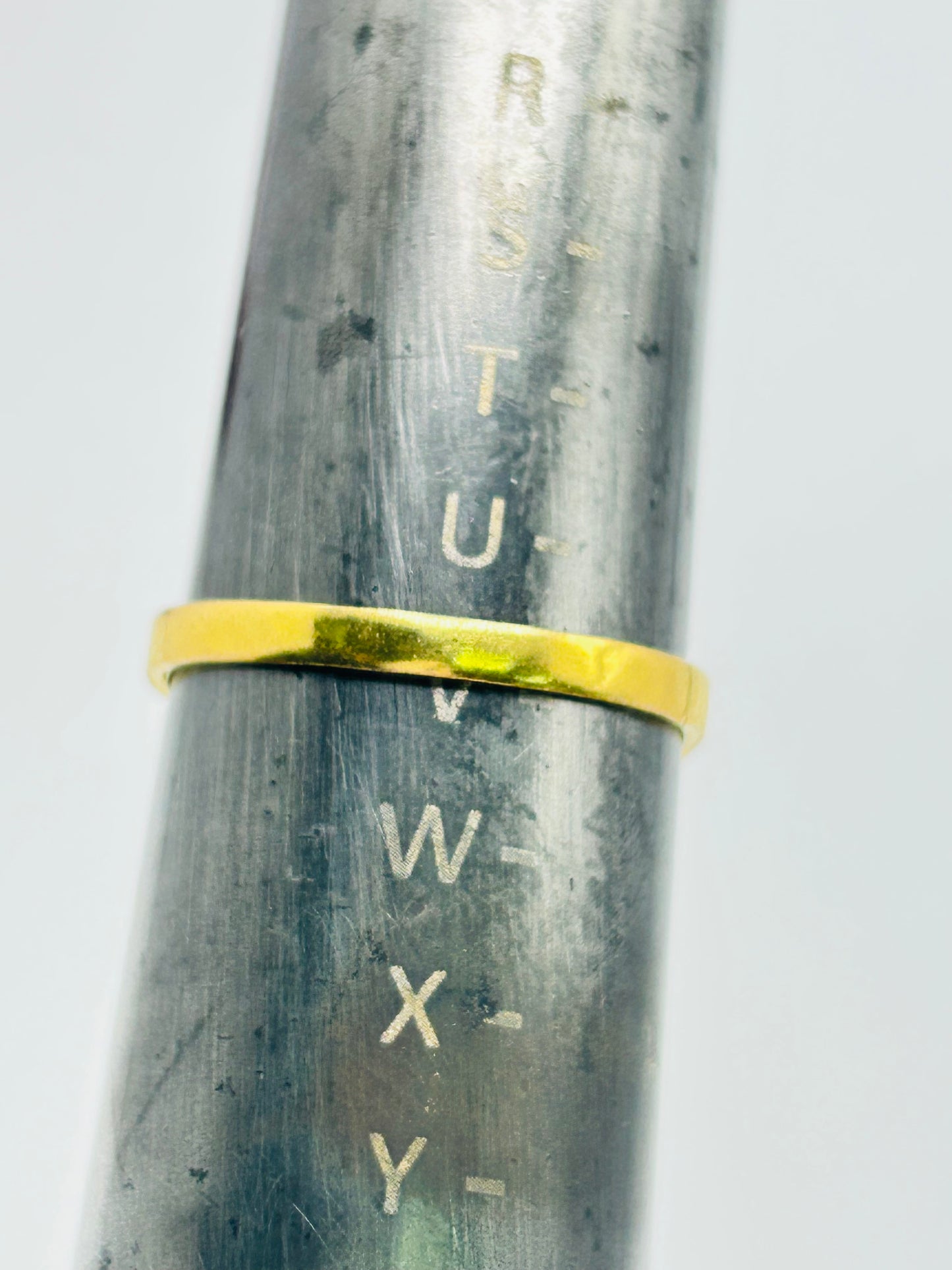22ct Gold Men’s Ring – 3.9g – Size V (Hallmarked)