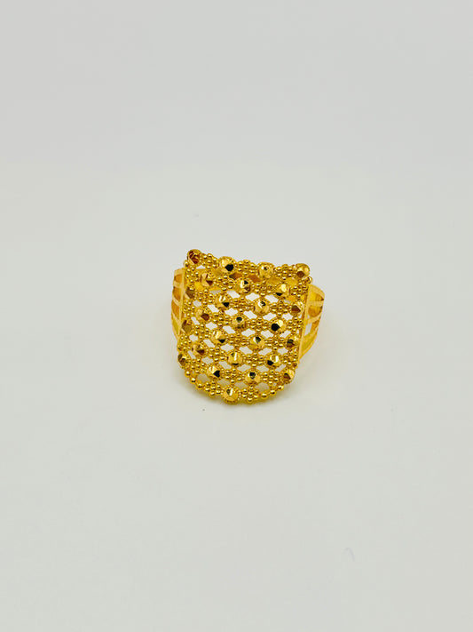 22ct Gold Ladies Ring – 3.6g – Size Q (Hallmarked)