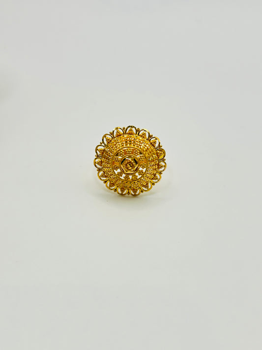22ct Gold Ladies Ring – 3.5g – Size P (Hallmarked)
