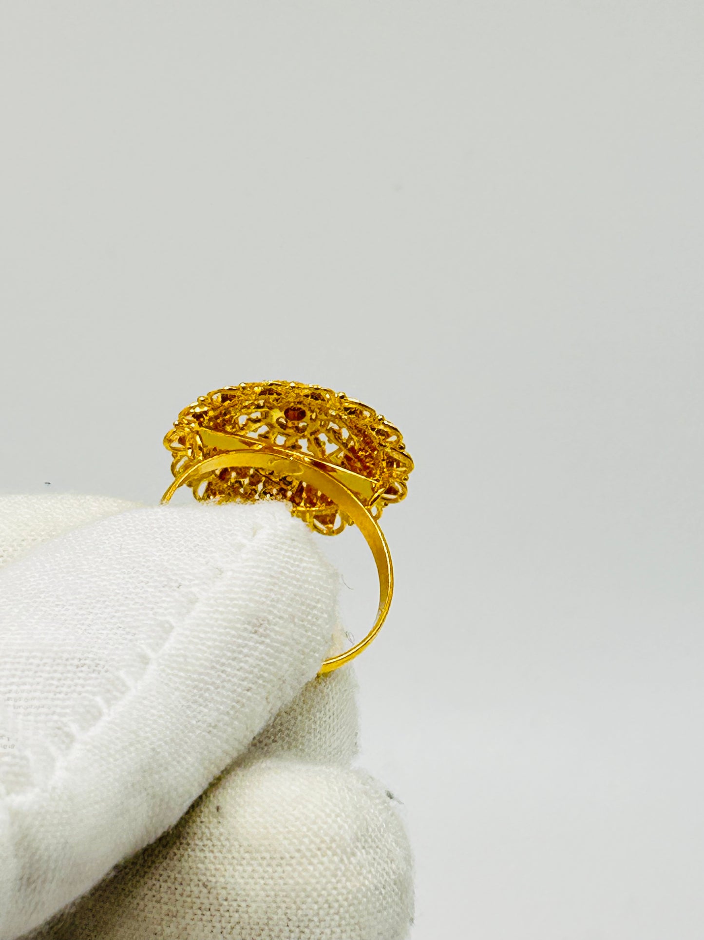 22ct Gold Ladies Ring – 3.5g – Size P (Hallmarked)