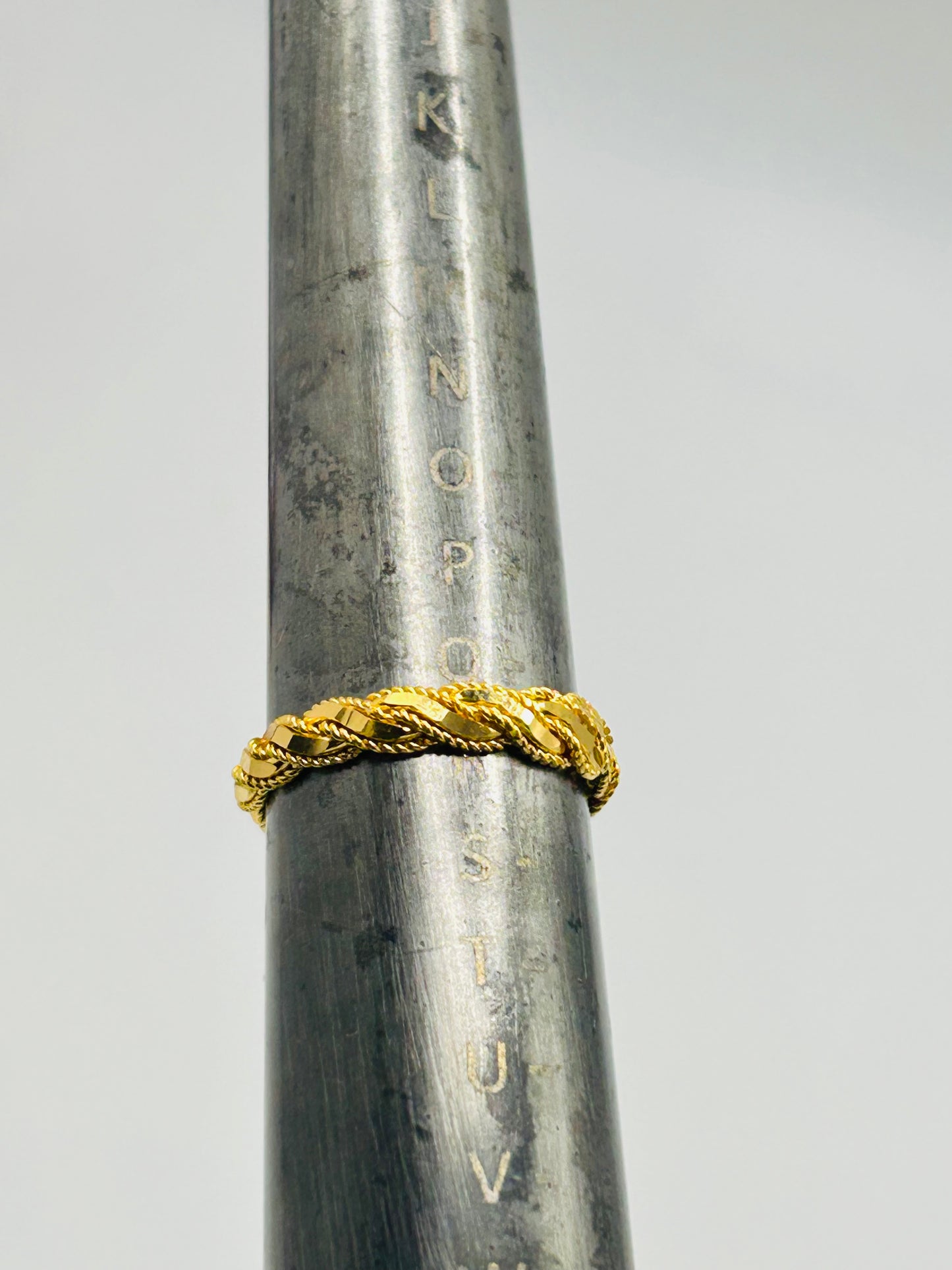 22ct Gold Ladies Ring – 4.0g – Size Q½ (Hallmarked)