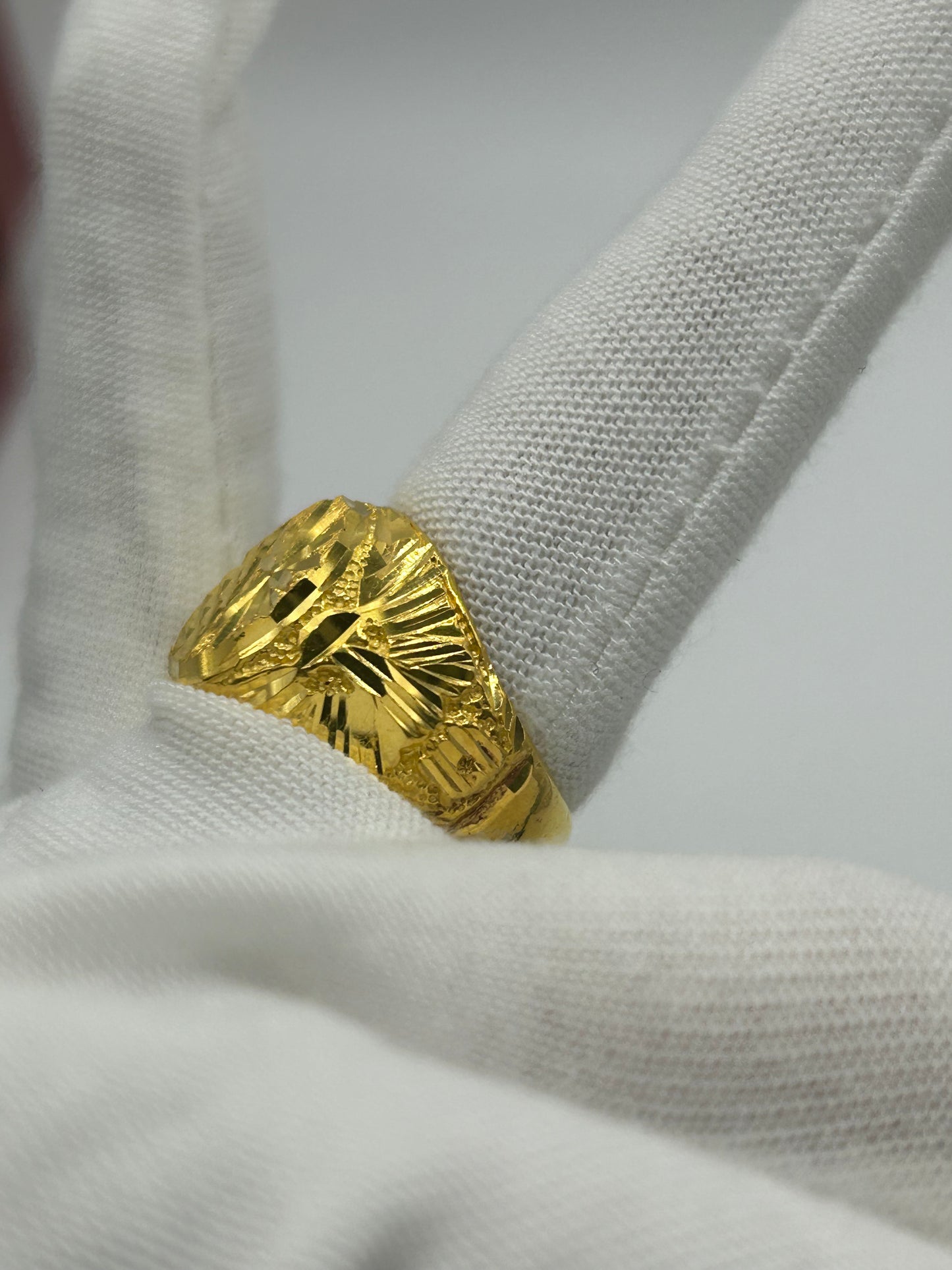 22ct Gold Men's Ring 12.2 grams Size Q Hallmarked