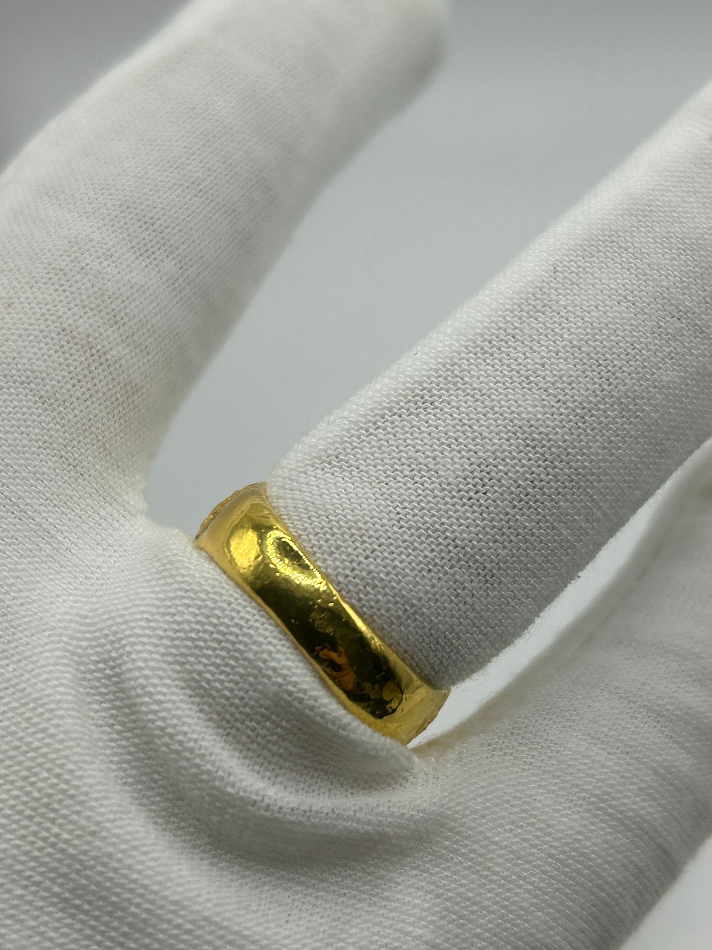 22ct Gold Men's Ring 12.2 grams Size Q Hallmarked