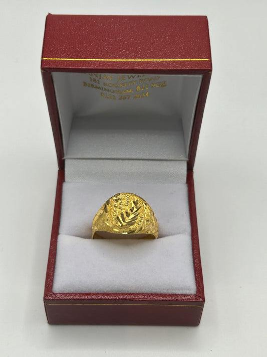 22ct Gold Men's Ring 4.2 grams Size S1/2 Hallmarked