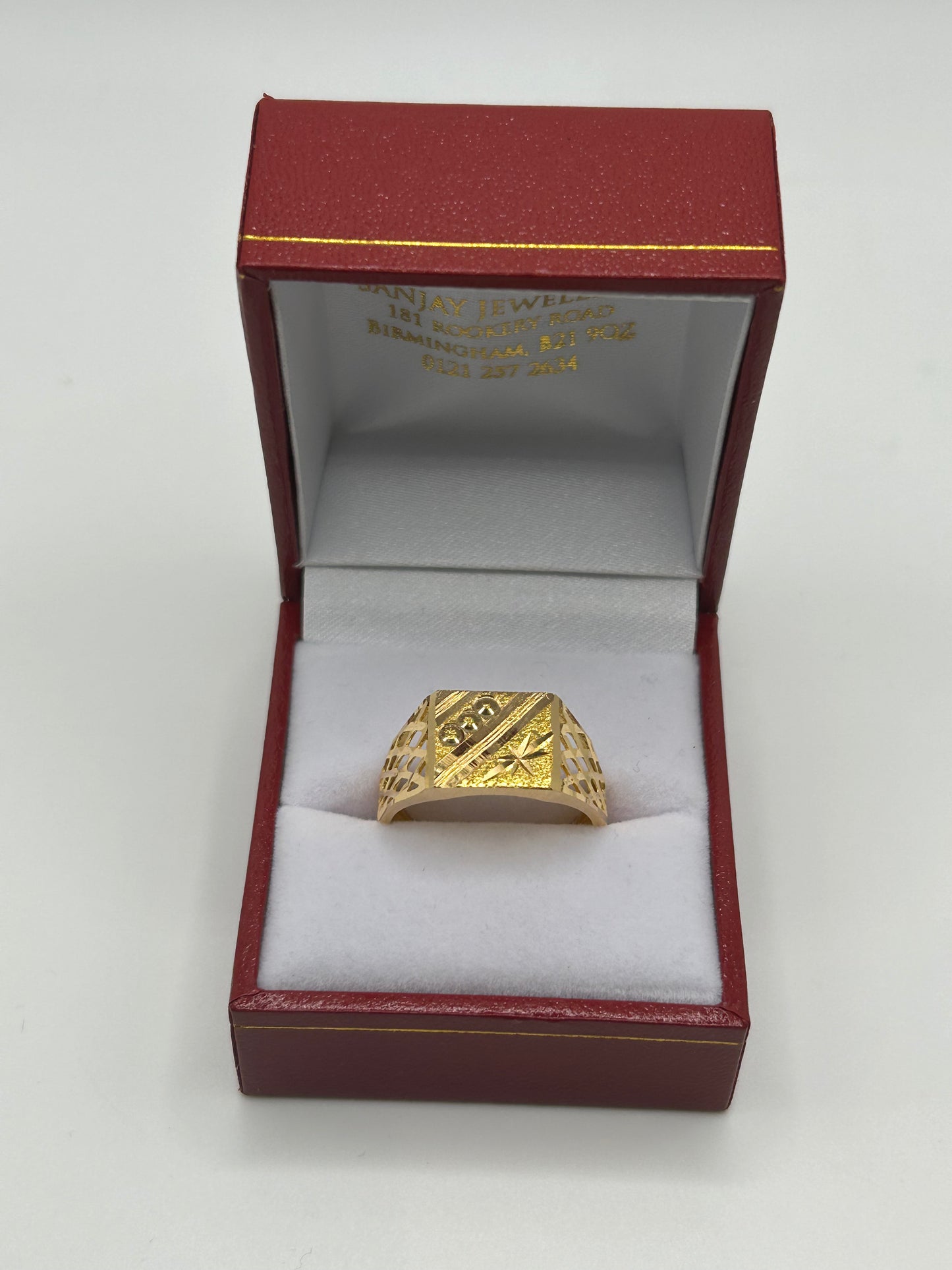 22ct Gold Men's Ring 4.2 grams Size T 1/2 Hallmarked