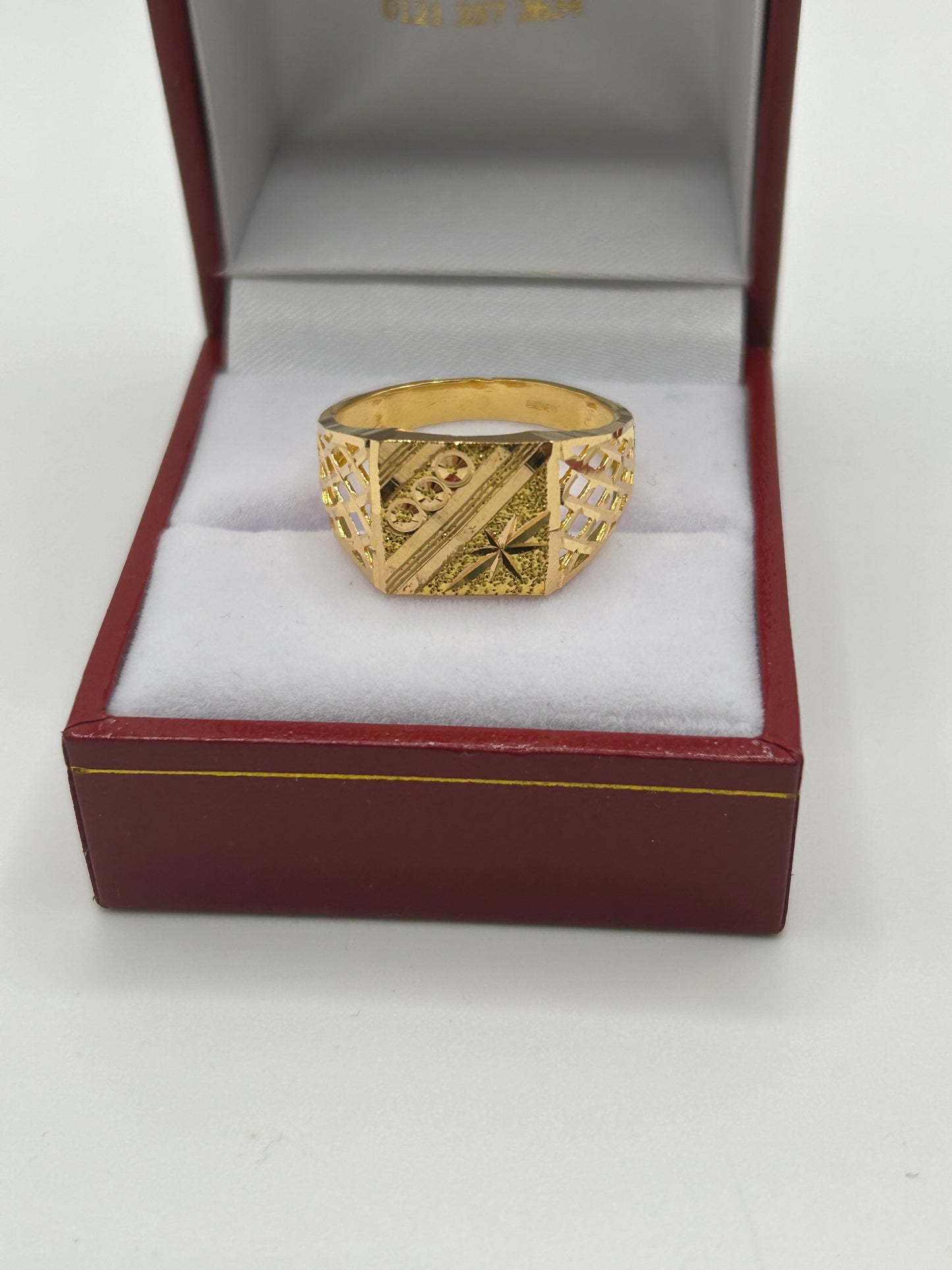 22ct Gold Men's Ring 4.2 grams Size T 1/2 Hallmarked