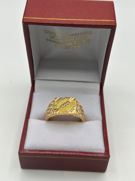 22ct Gold Men's Ring 4.3 grams Size T Hallmarked