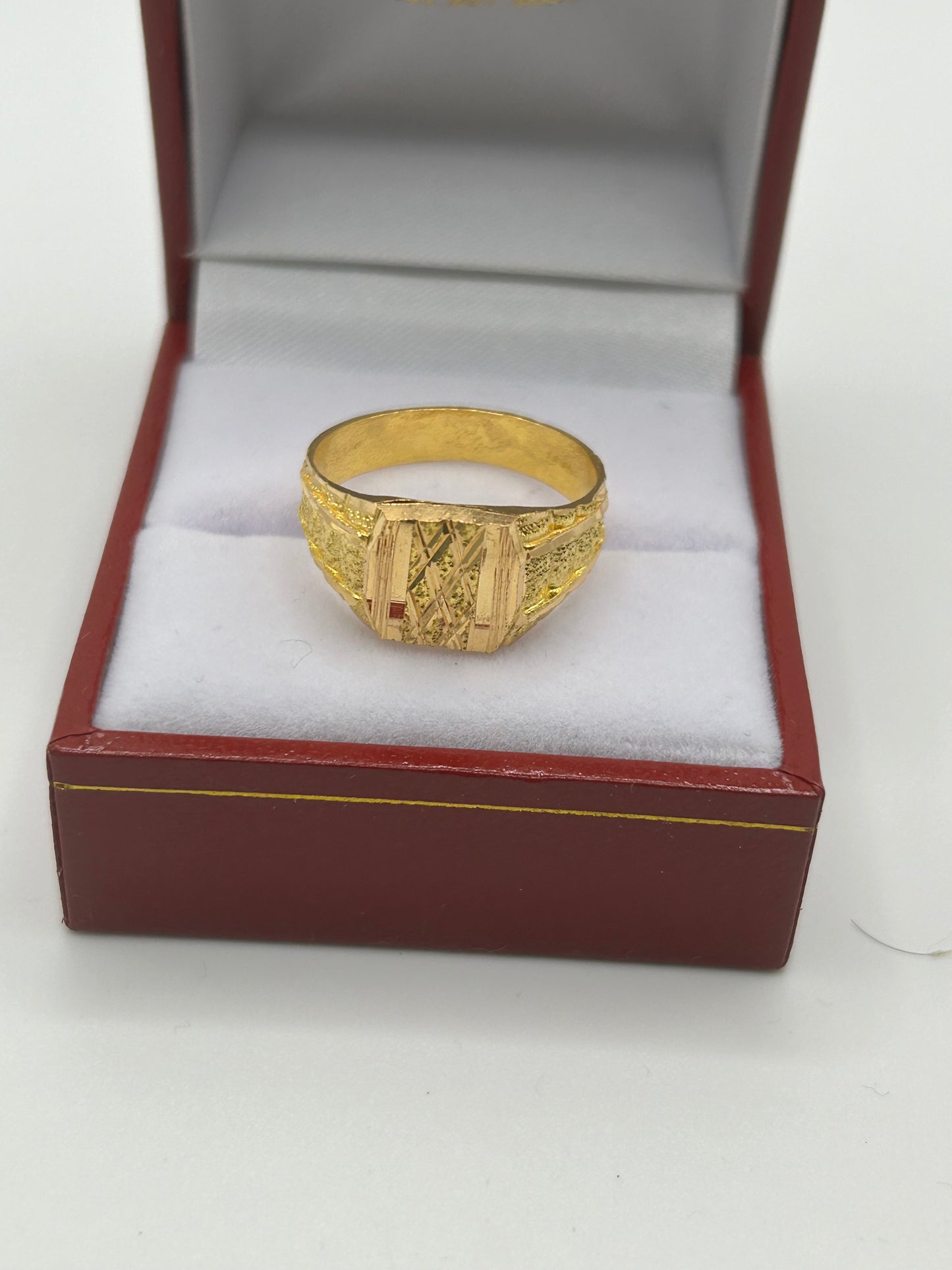 22ct Gold Men's Ring 4.3 grams Size Q Hallmarked