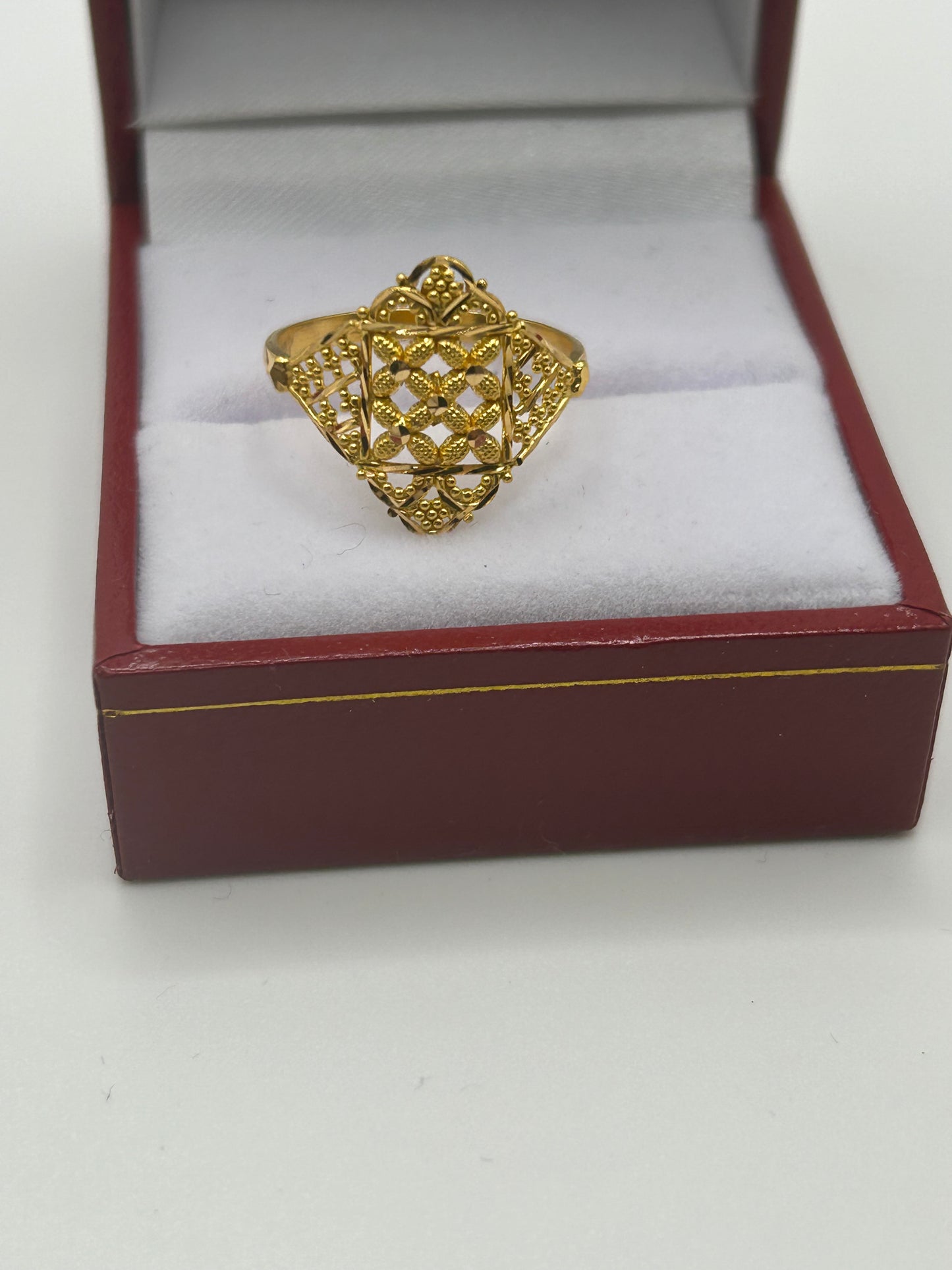 22ct Gold Ring Size N Ladies Hallmarked 2.4 grams