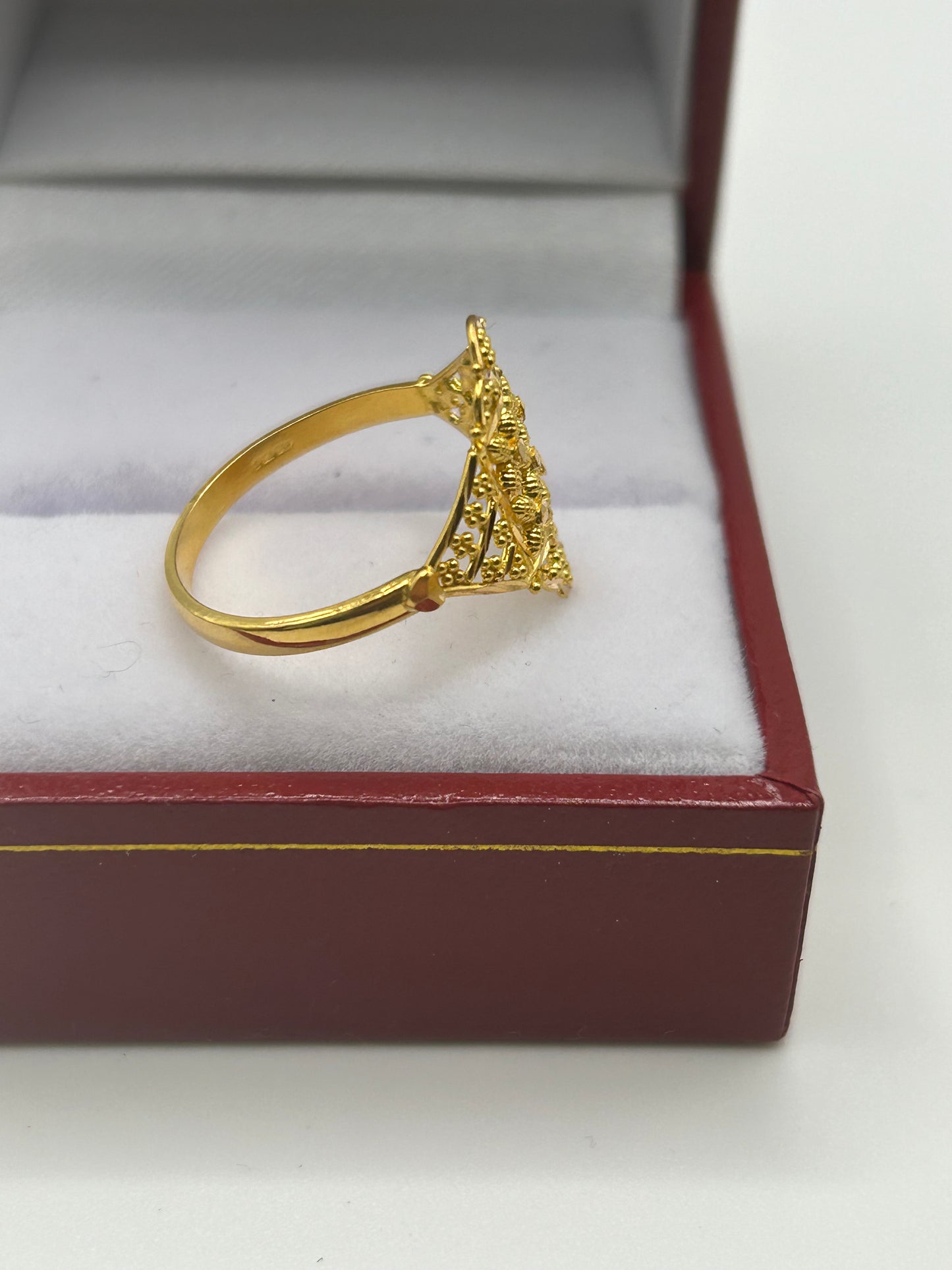 22ct Gold Ring Size N Ladies Hallmarked 2.4 grams