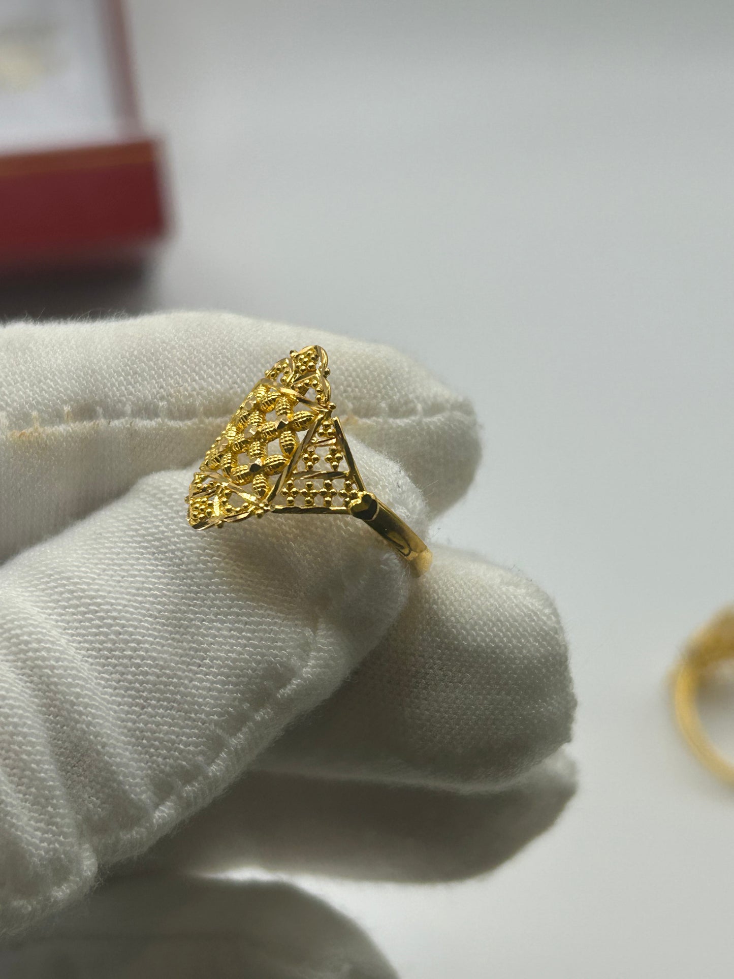 22ct Gold Ring Size N Ladies Hallmarked 2.4 grams