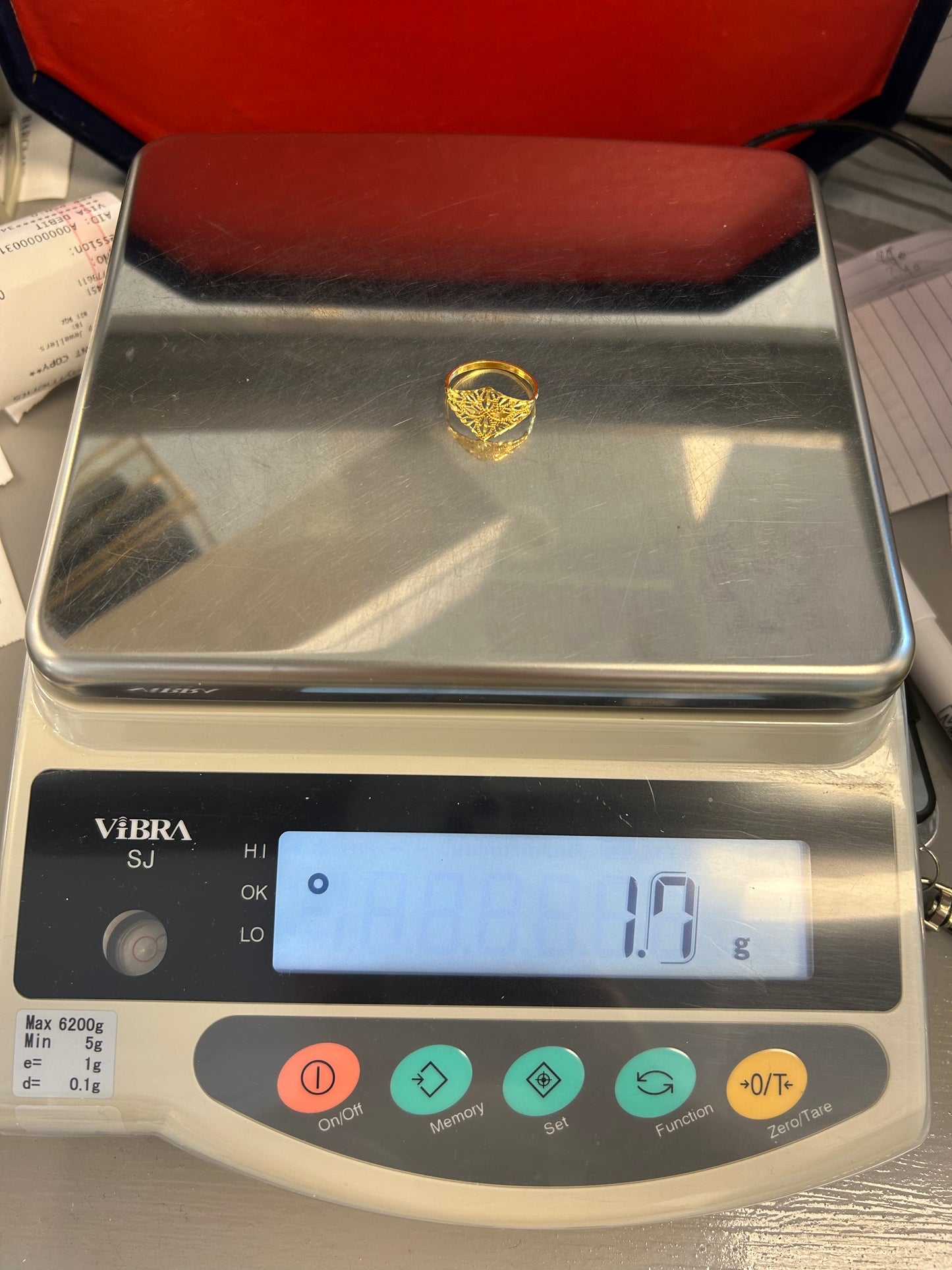 22ct Gold Ladies Ring Size Q, Weight 1.7g Hallmarked