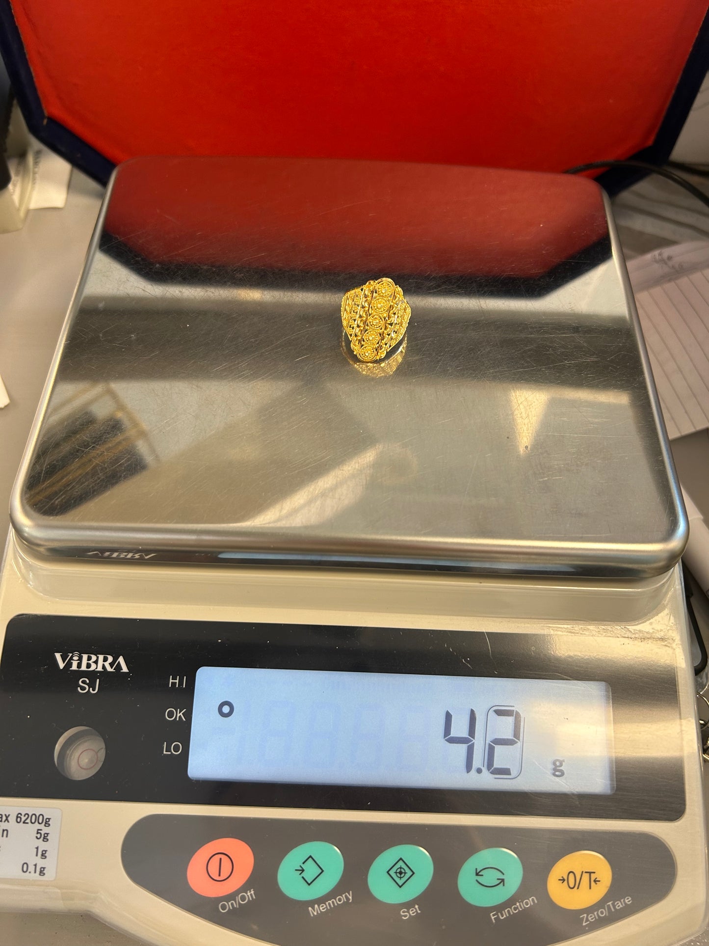 22ct Gold Ladies Ring Size Q, Weight 4.2g Hallmarked