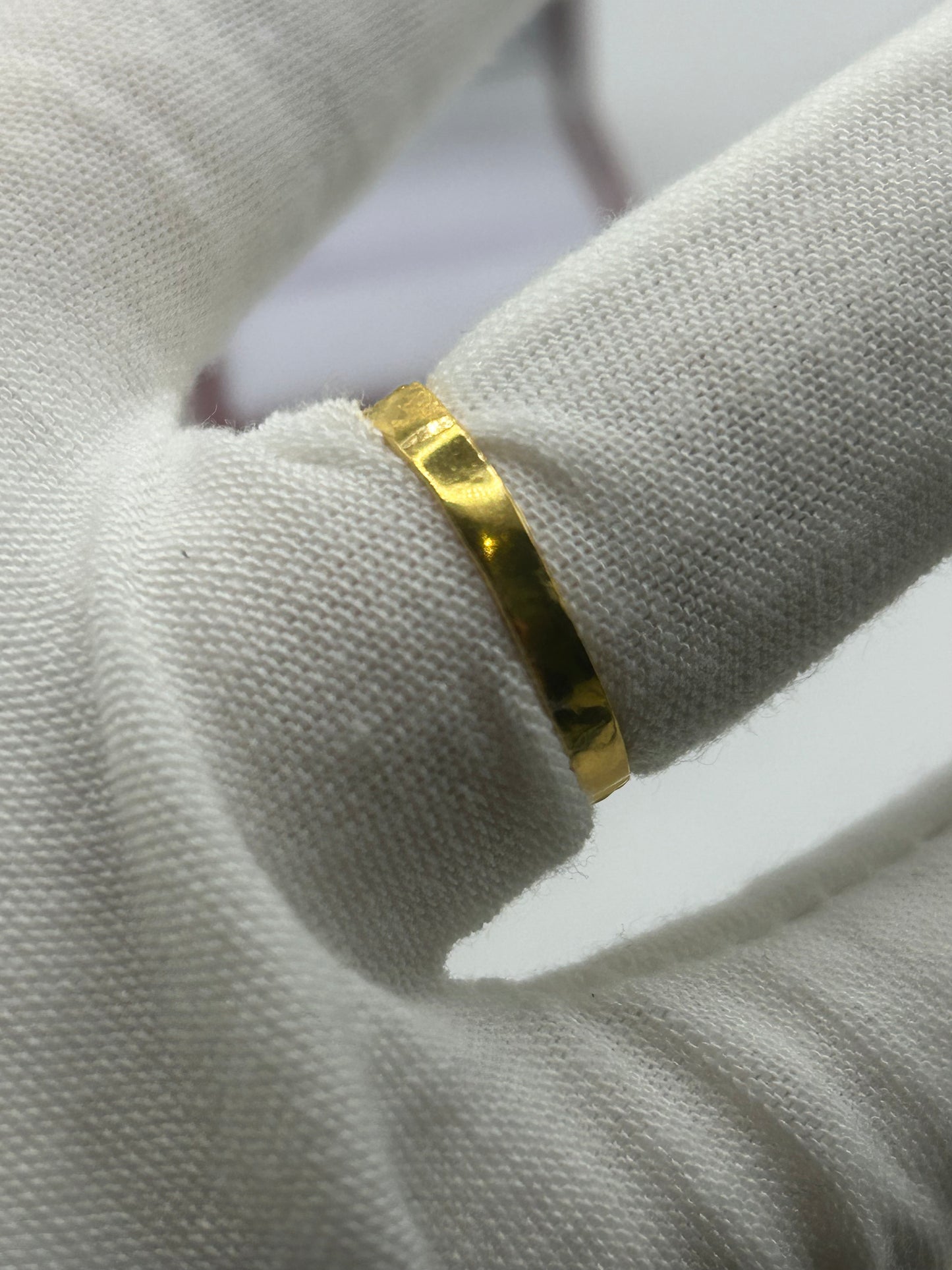 22ct Gold Ring Size Q Ladies Hallmarked 2.4 grams