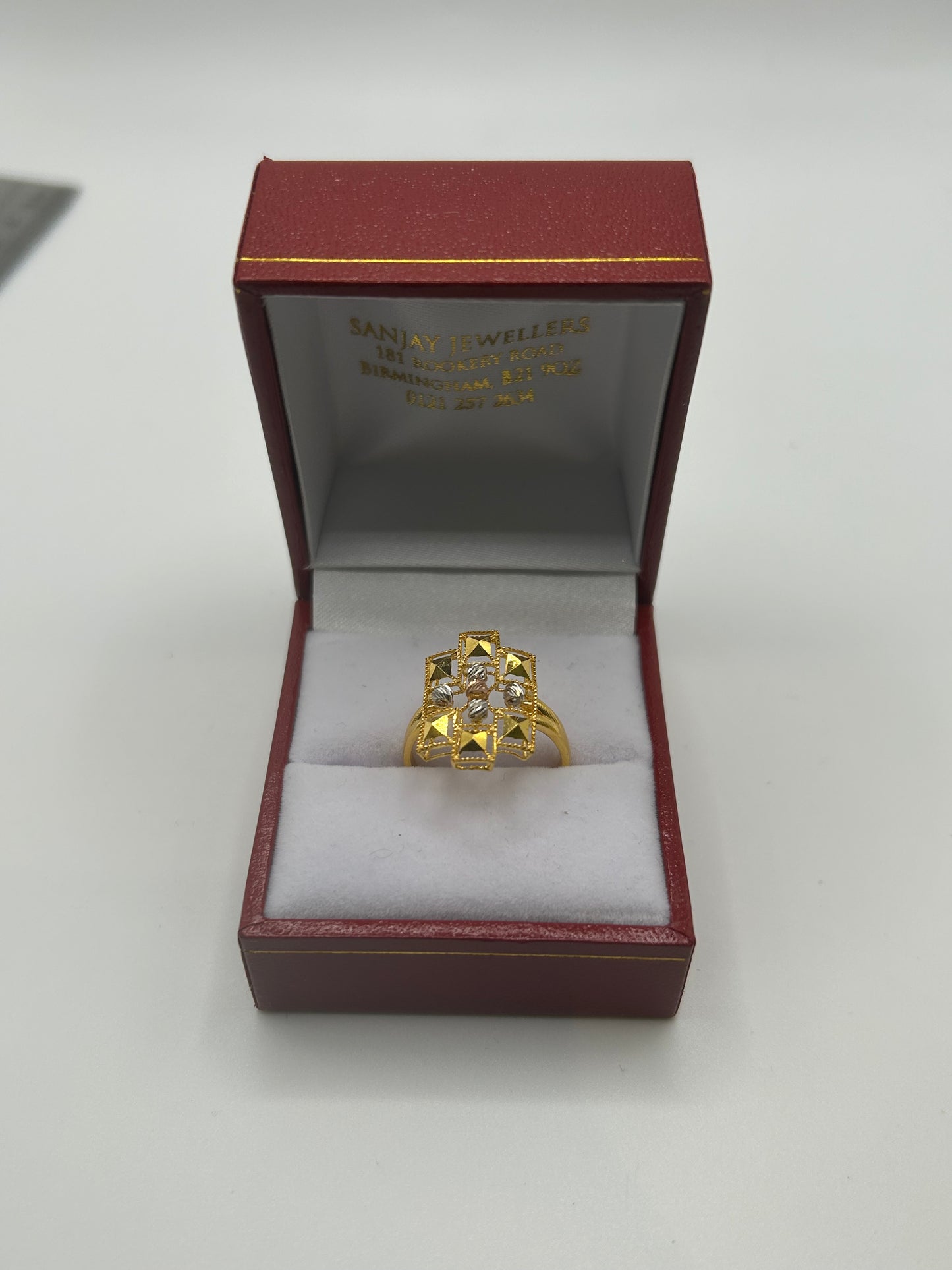 22ct Gold Ring Size O Ladies Hallmarked 3.0 grams