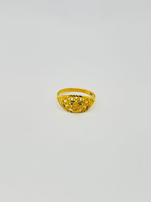22ct Gold Ladies Ring Size P 1/2, Weight 2.1g Hallmarked