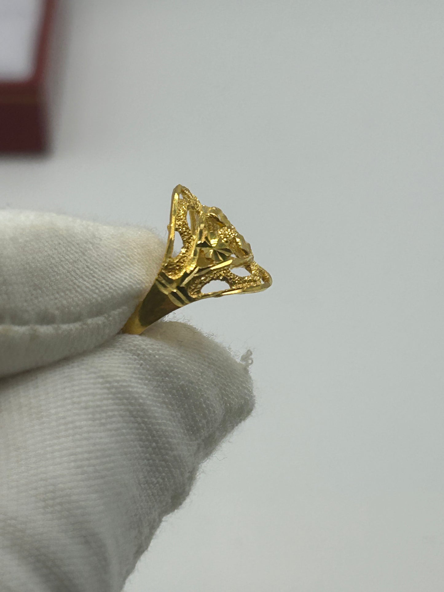 22ct Gold Ring Size N Ladies Hallmarked 2.6 grams