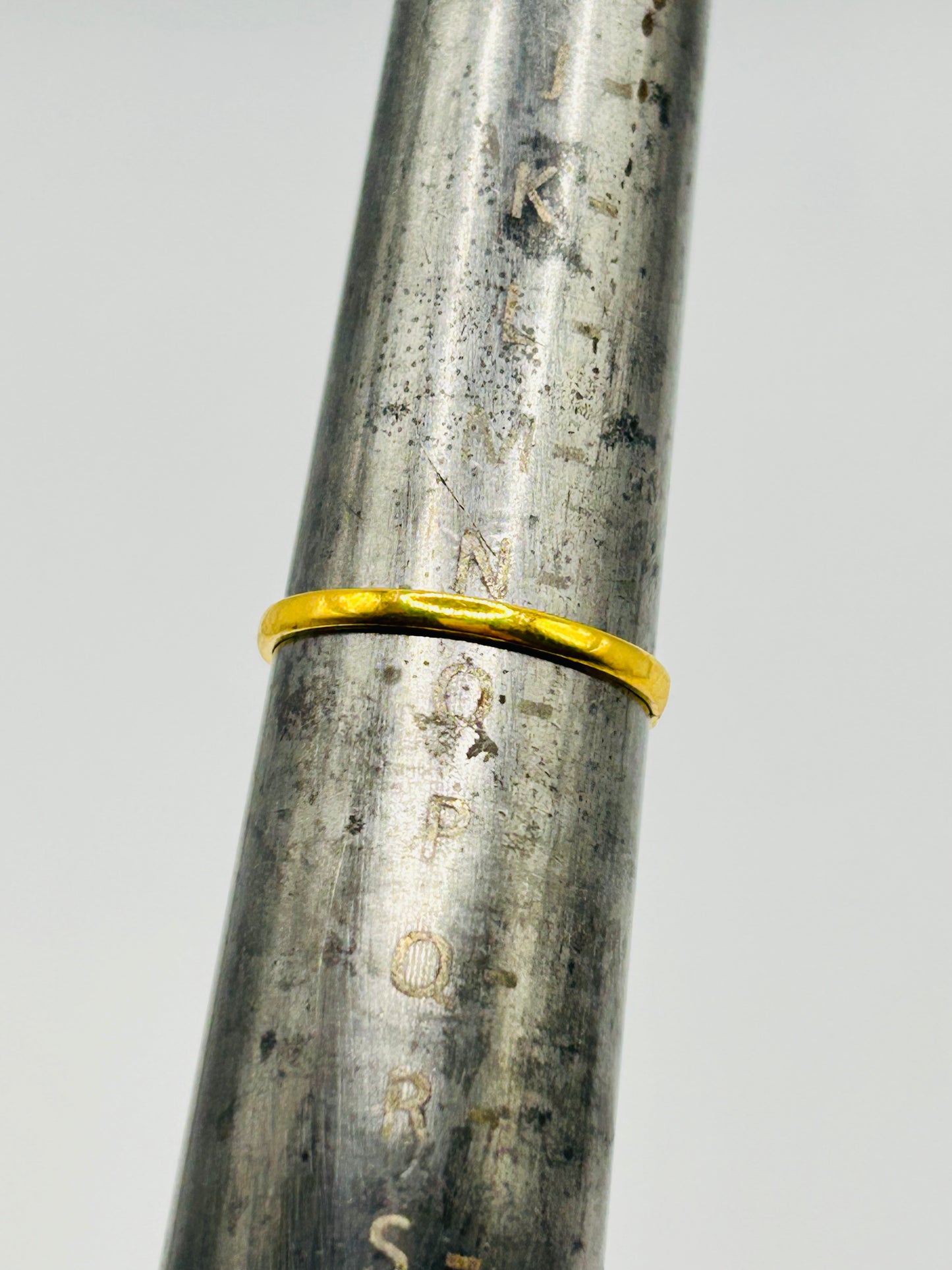 22ct Gold Ladies Ring Size N 1/2, Weight 1.4g Hallmarked