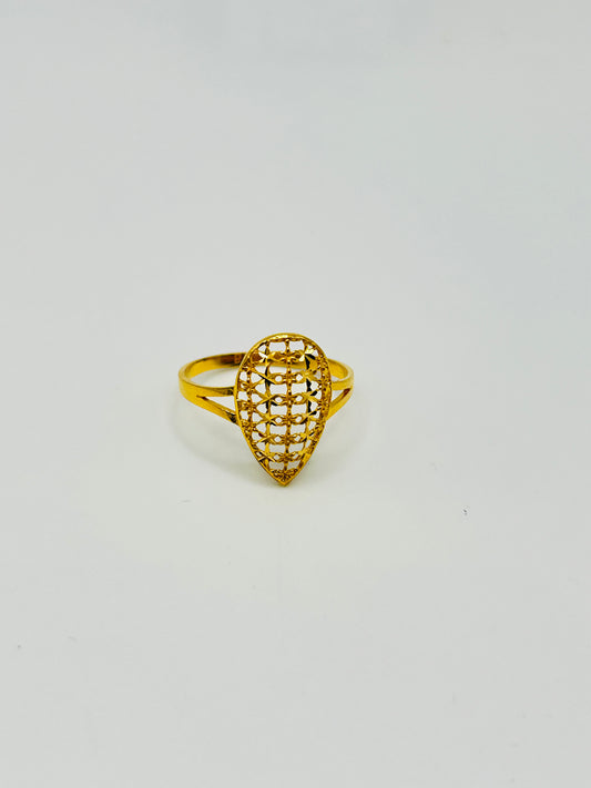22ct Gold Ladies Ring Size N 1/2, Weight 1.8g Hallmarked