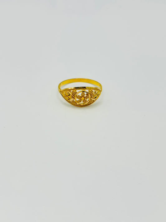 22ct Gold Ladies Ring Size Q, Weight 2.5g Hallmarked