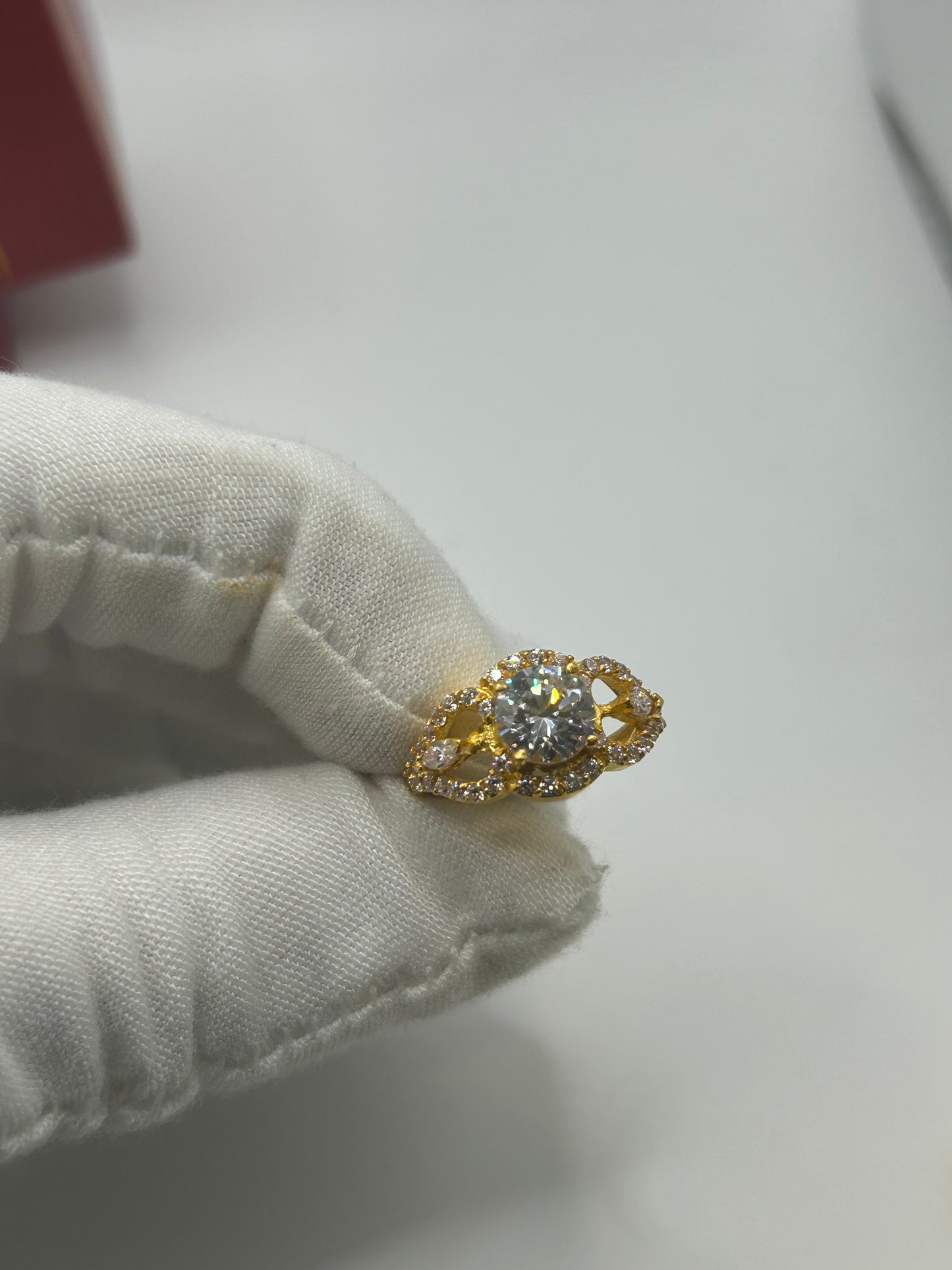 22ct Gold Ladies Ring 5.1 grams Size O