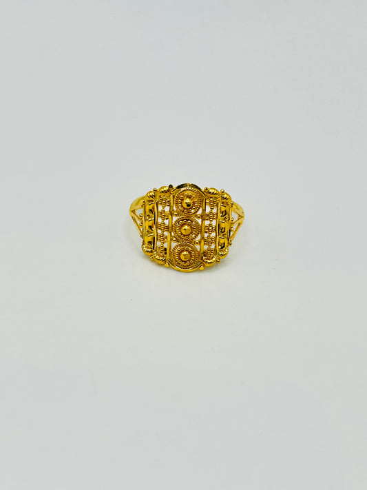 22ct Gold Ladies Ring Size O 1/2, Weight 3.0g Hallmarked