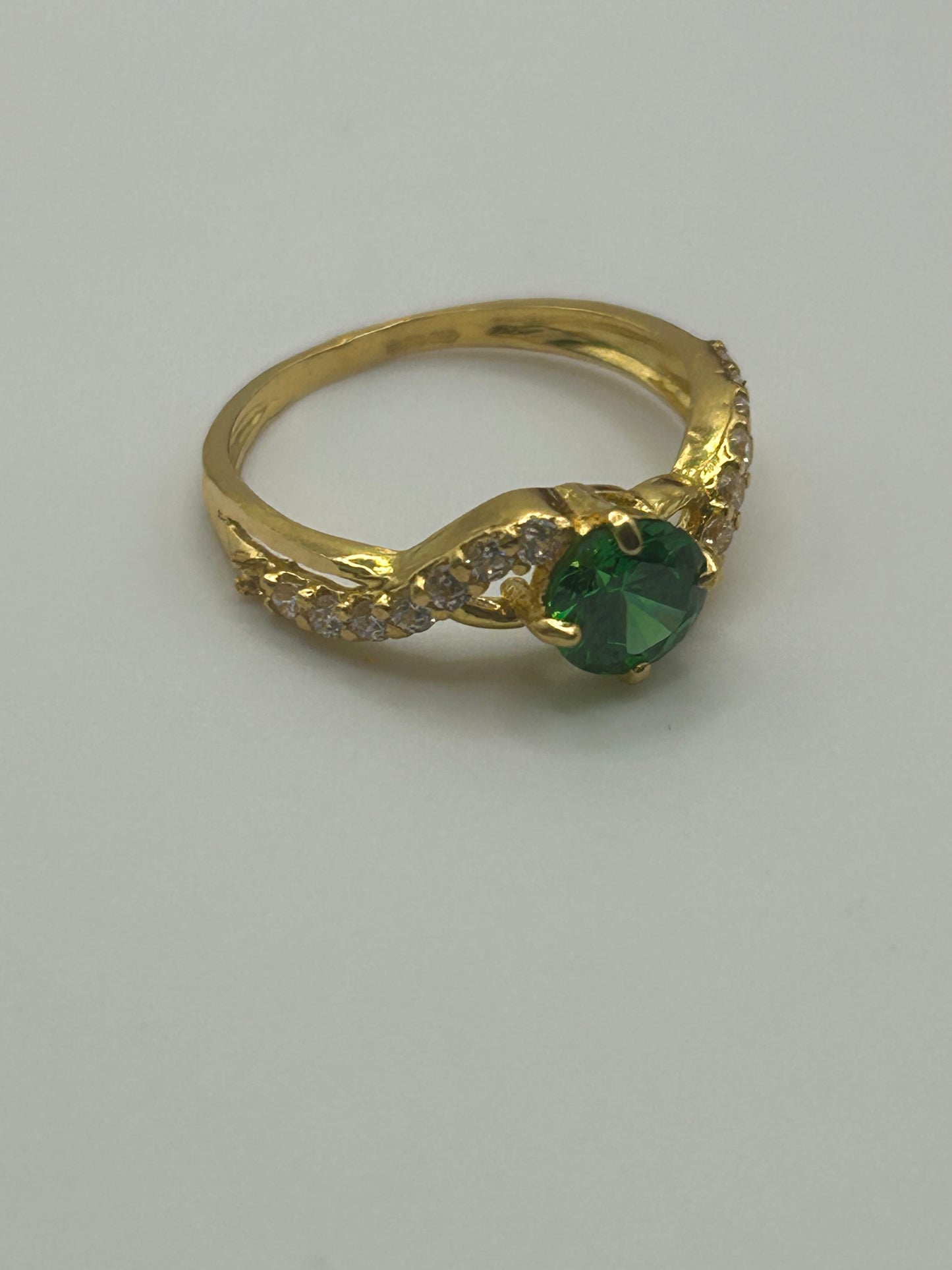 22ct Gold Ladies Ring 2.2 grams Size K
