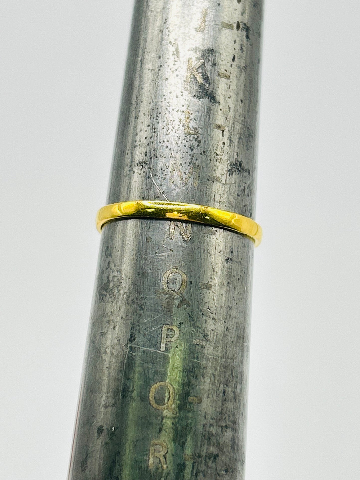 22ct Gold Ladies Ring Size N, Weight 2.2g Hallmarked