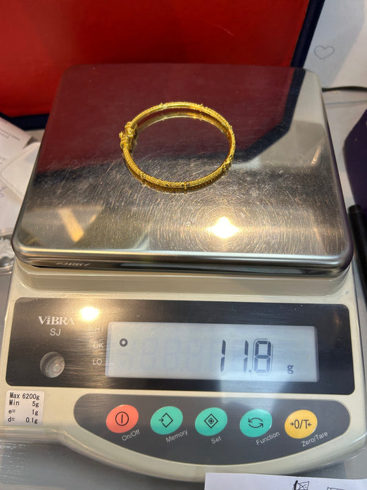 22ct Gold Bangle 11.8 grams