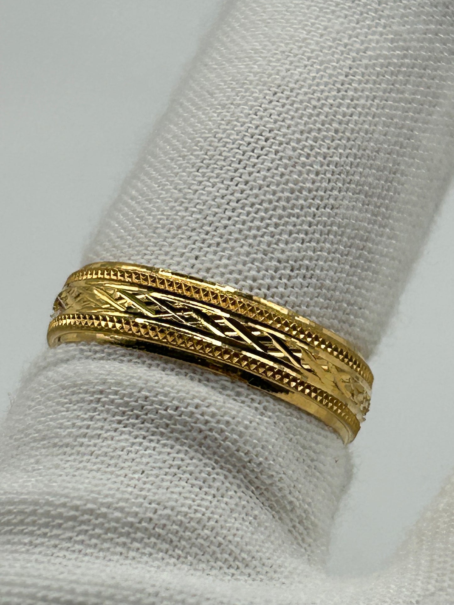 22ct Gold Men’s Band - 5.2 grams, Size Q (Hallmarked)