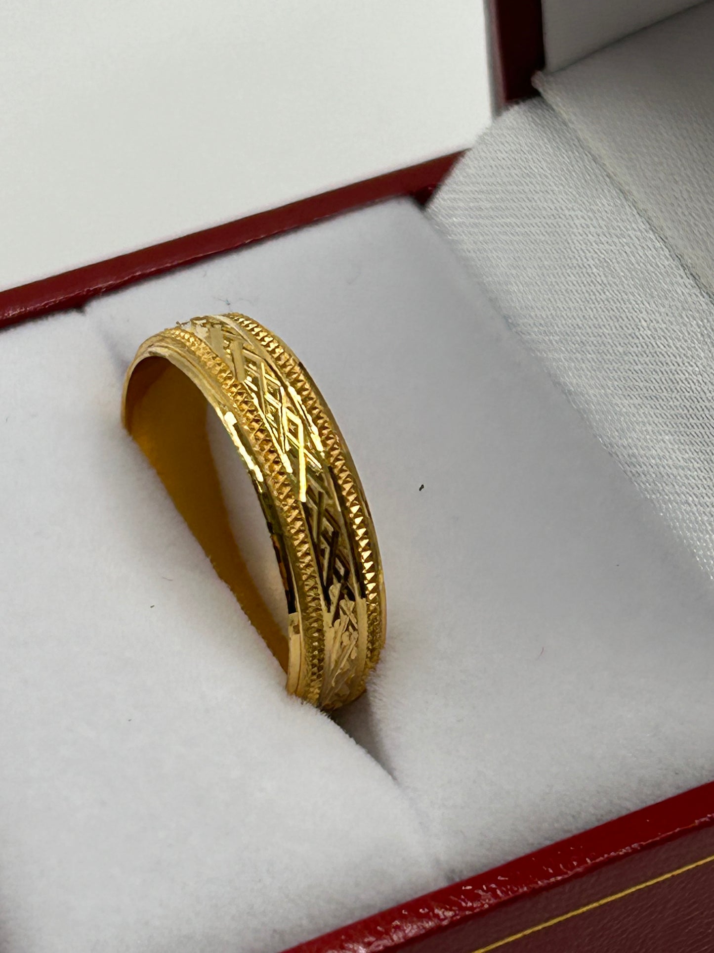 22ct Gold Men’s Band - 5.2 grams, Size Q (Hallmarked)