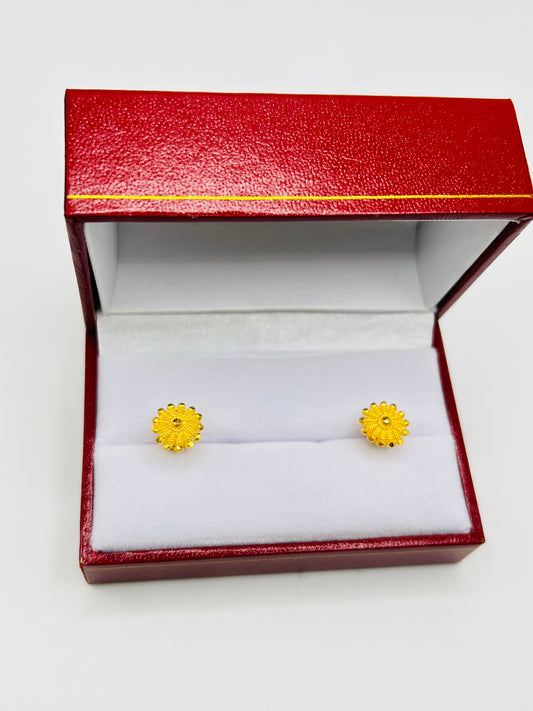 22ct Gold Stud Earrings – 1.6g (Hallmarked)