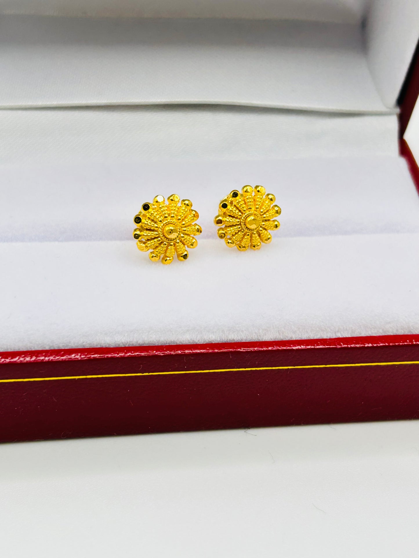 22ct Gold Stud Earrings – 1.6g (Hallmarked)