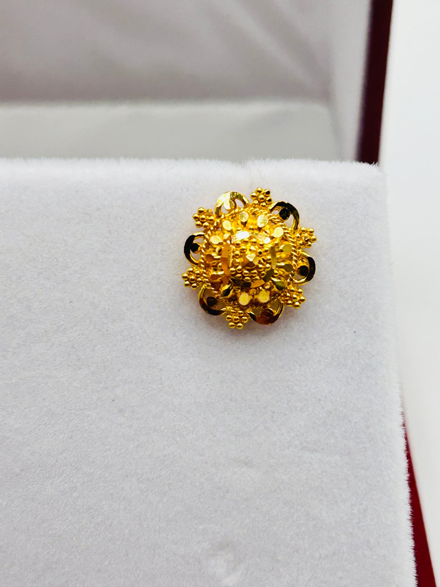 22ct Gold Studs / Tops – 3.6g (Hallmarked)