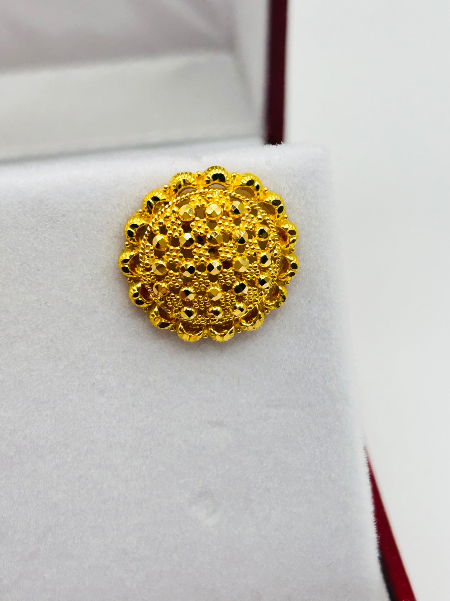 22ct Gold Studs / Tops – 4.8g (Hallmarked)