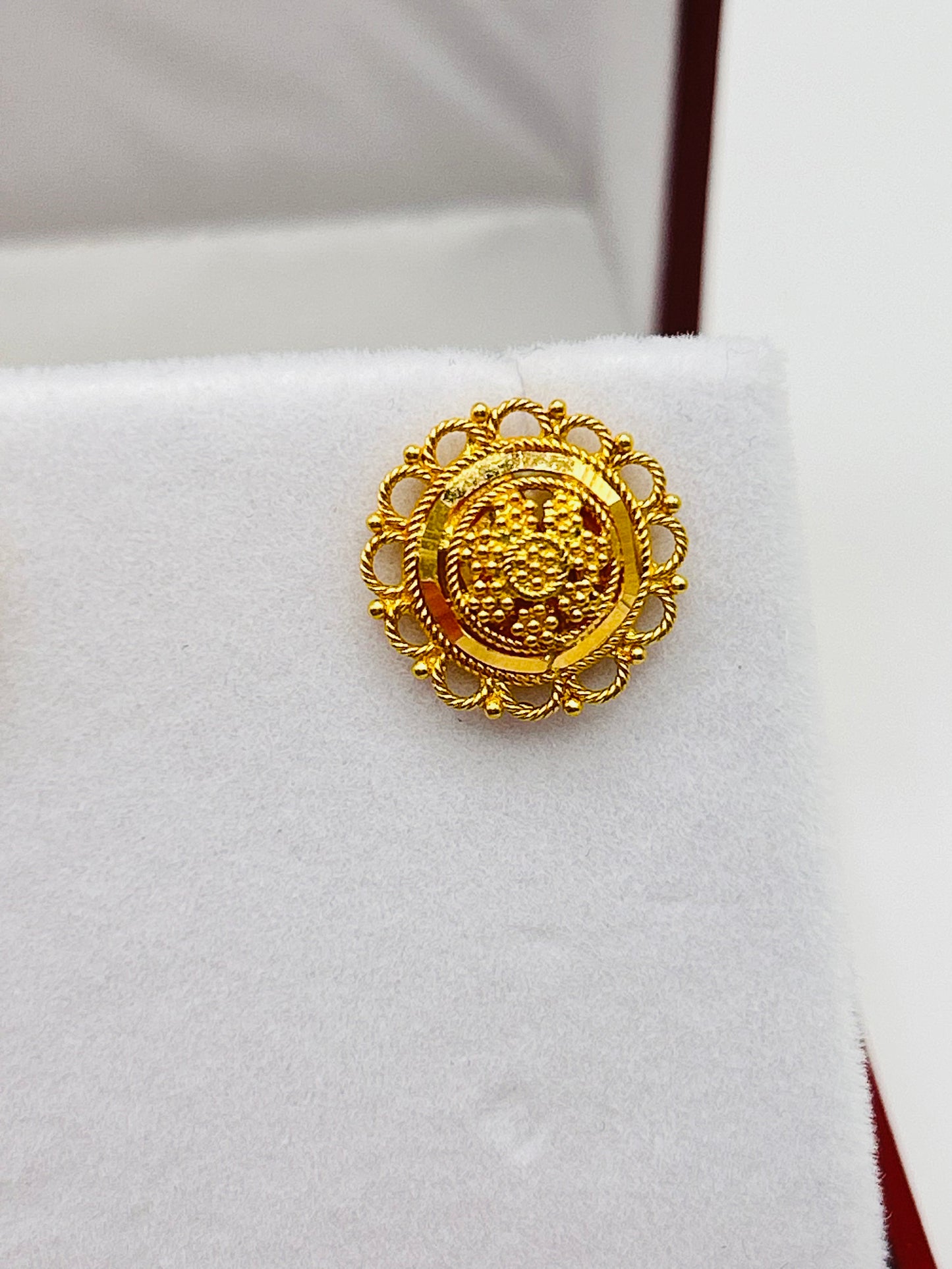 22ct Gold Studs / Tops – 4.9g (Hallmarked)