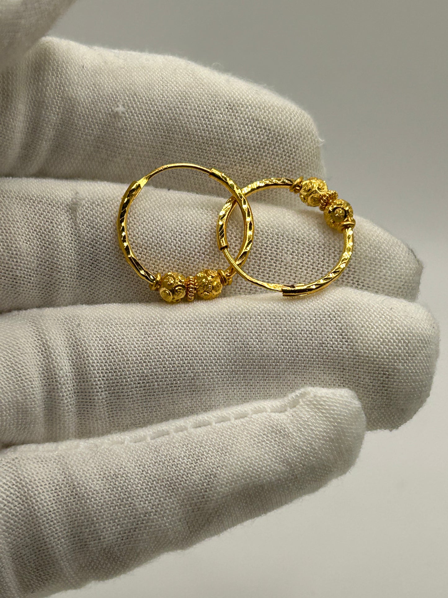 22ct Gold Hallmarked Earrings - 2.6g