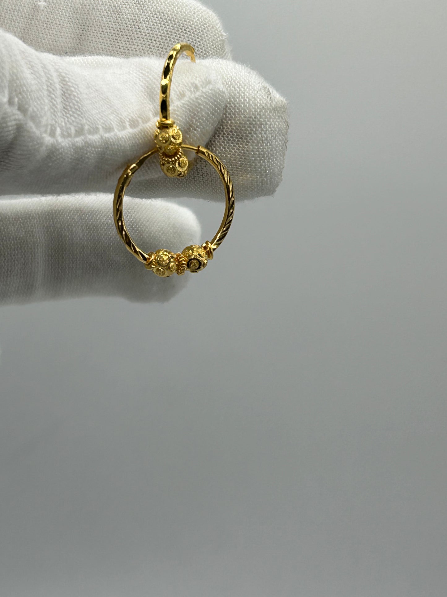 22ct Gold Hallmarked Earrings - 2.6g