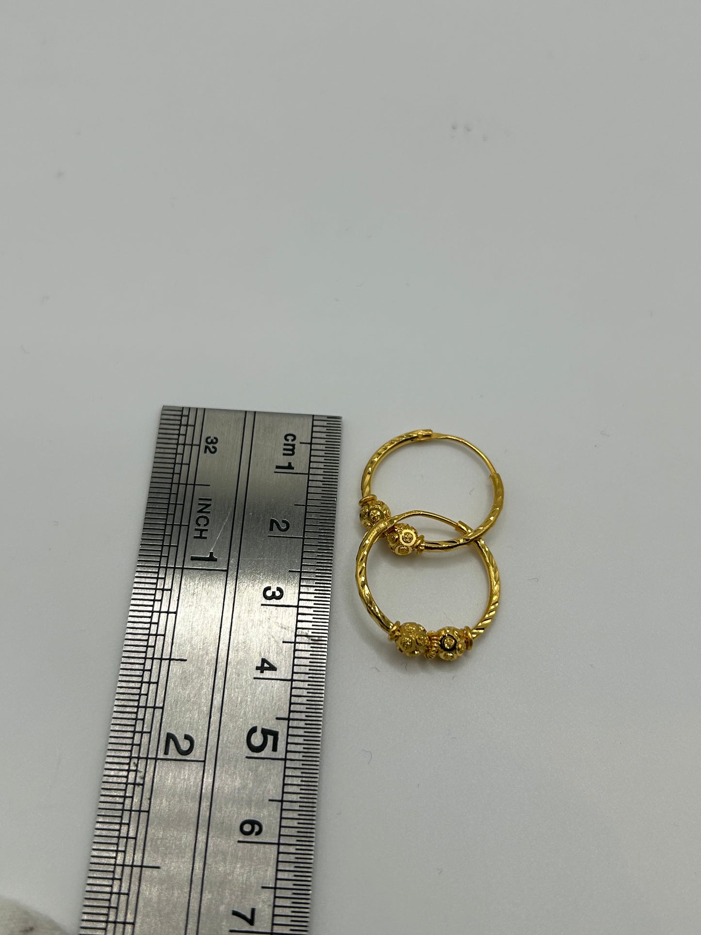 22ct Gold Hallmarked Earrings - 2.6g