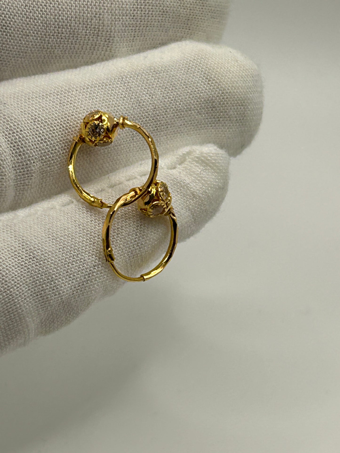 22ct Gold Hallmarked Earrings - 1.4g