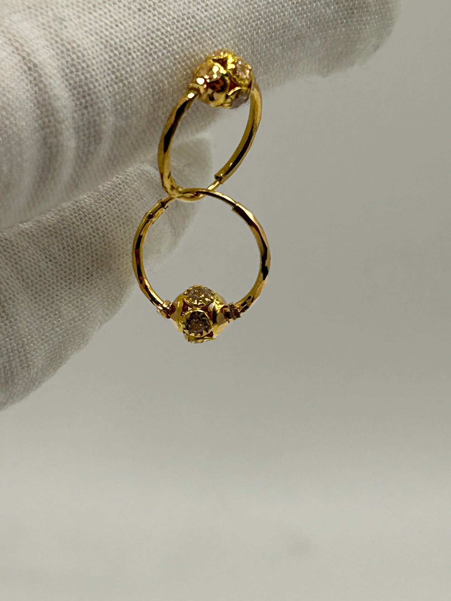 22ct Gold Hallmarked Earrings - 1.4g