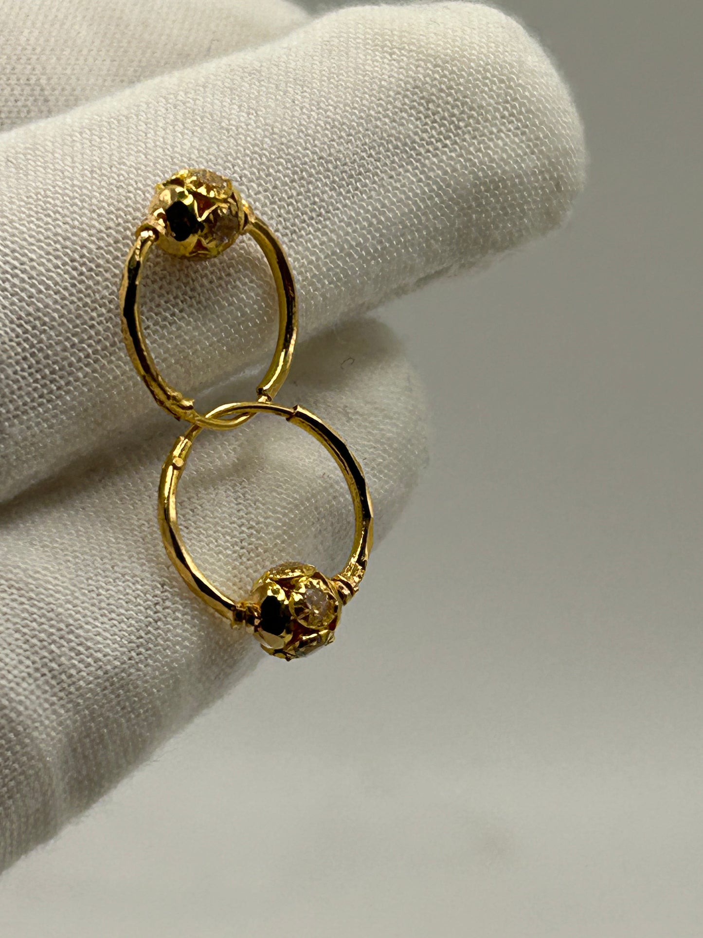 22ct Gold Hallmarked Earrings - 1.4g